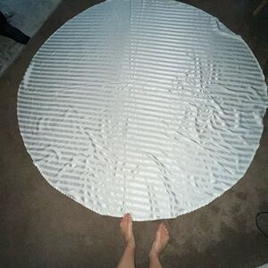 Ivory/Cream 85" Round Tablecloth w/satin stripe